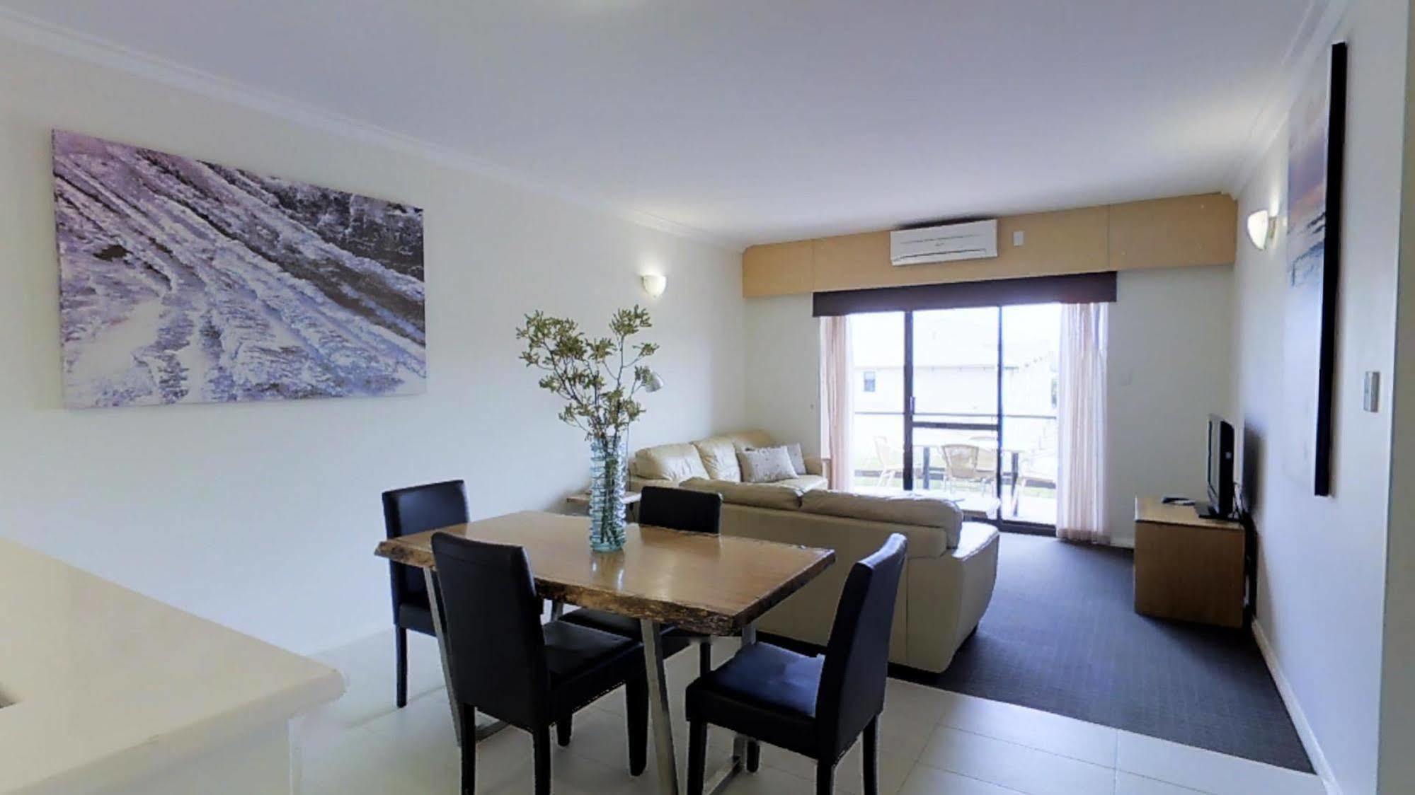 Margarets Beach Resort Gnarabup Buitenkant foto